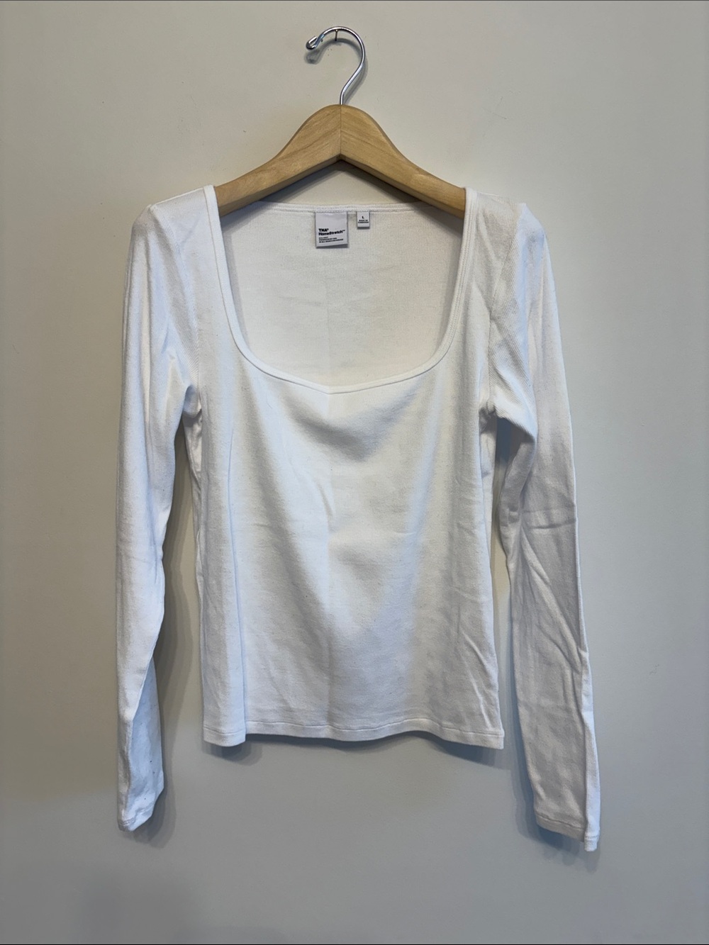 Aritzia TNA white cotton homestretch Lon sleeve sz l large worn once